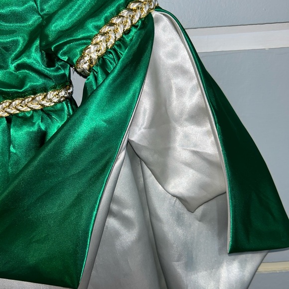 Green medieval Princess costume - Picture 4 of 6